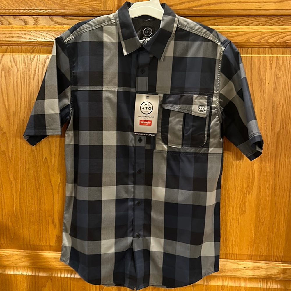 Wrangler Small ATG blue plaid All Terrain Gear short sleeve button down …